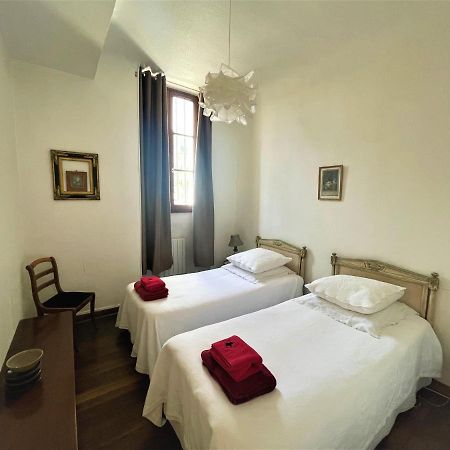Tres Bel Appartement Dijonnais Place Wilson Gutembert Exterior photo